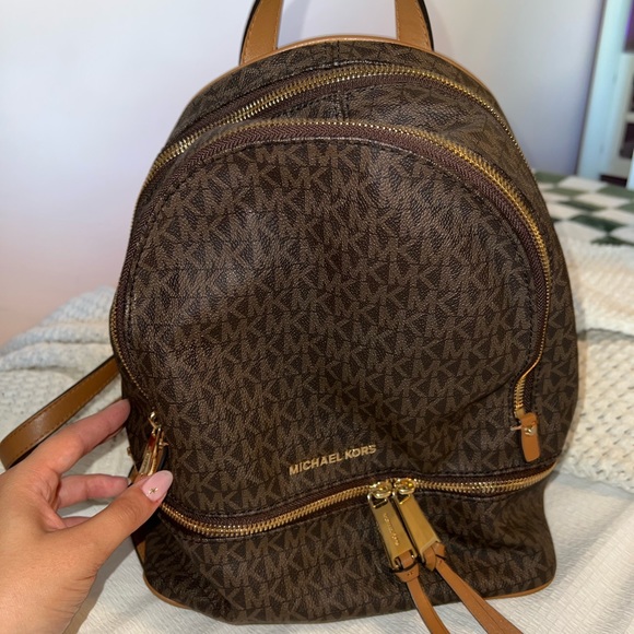 Michael Kors Backpack🎒 - Picture 1 of 6